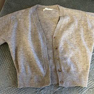ASTR THE LABEL grey cardigan sweater with tortoise shell buttons, size large